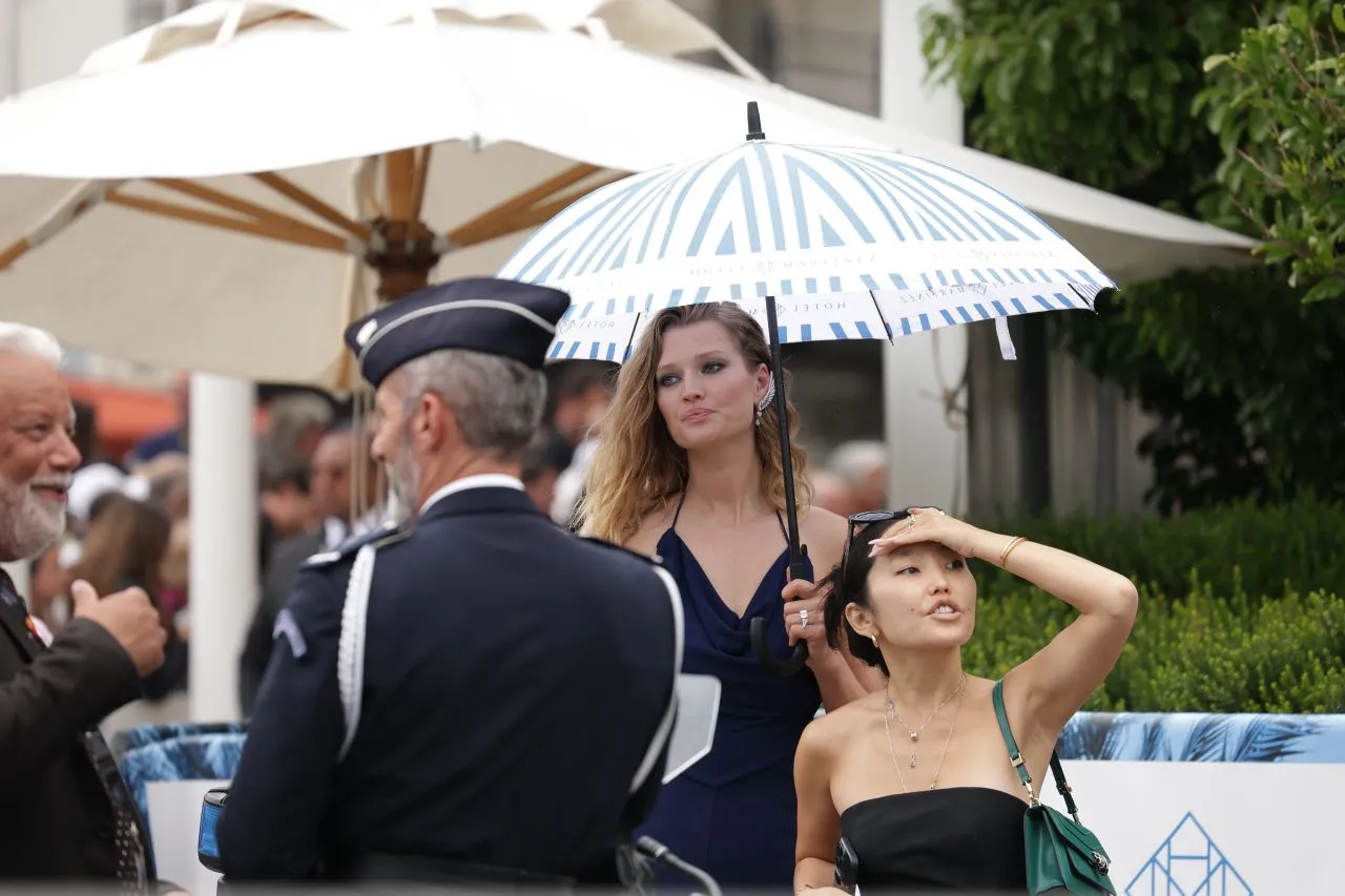 TONI GARRN AT THE MARTINEZ HOTEL IN CANNES2